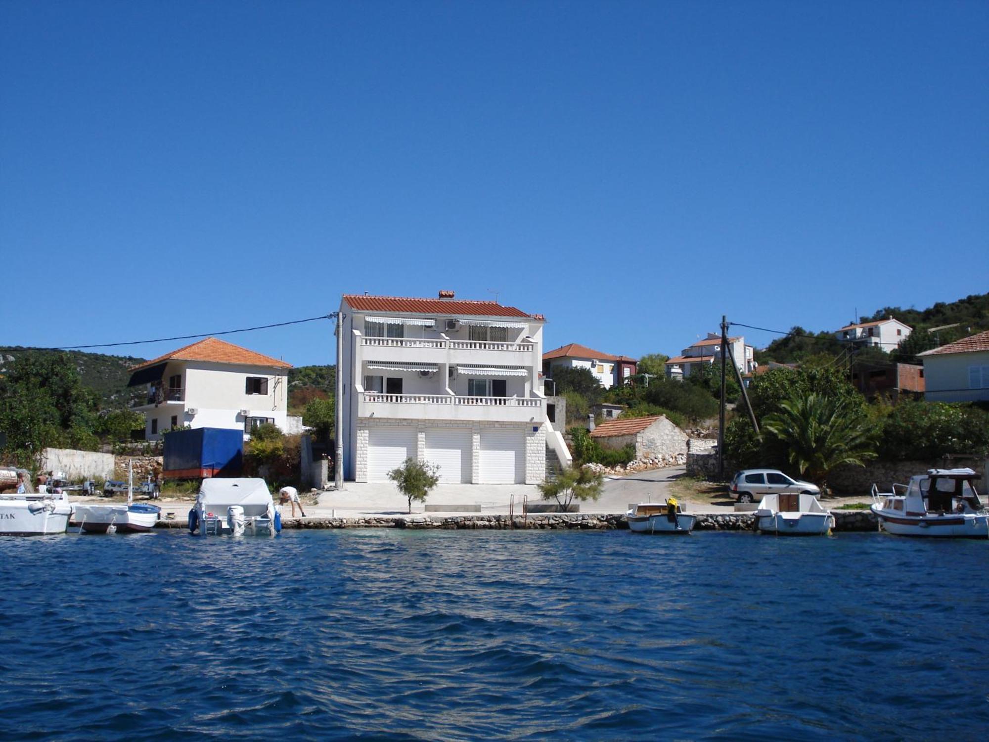 Apartments Mirko Винишче Экстерьер фото